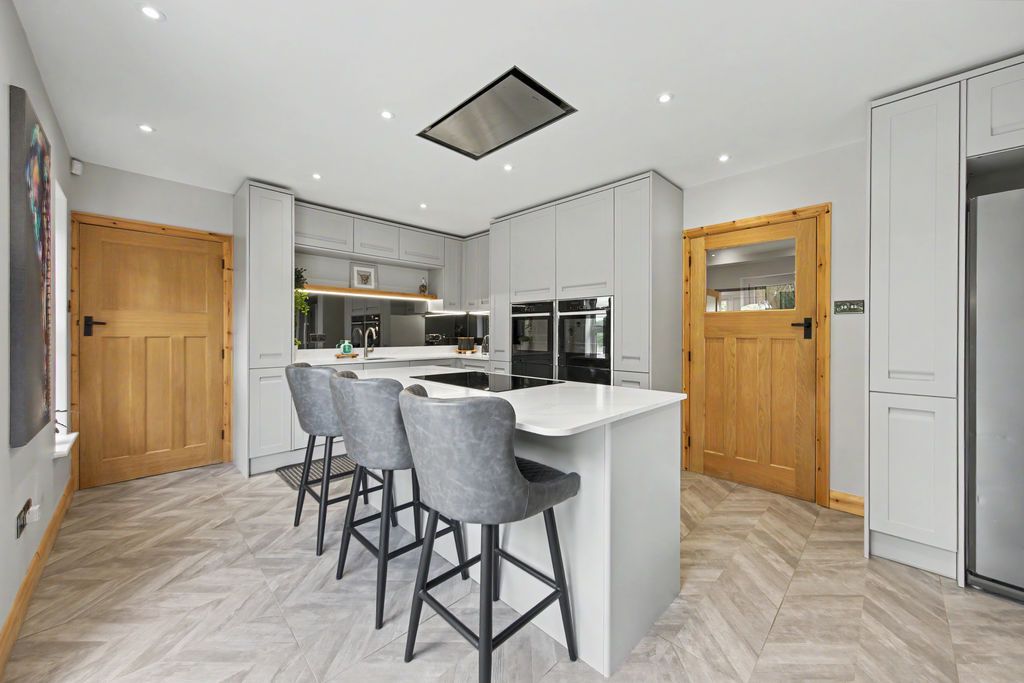 Property photo 3 of 67 Kitchen