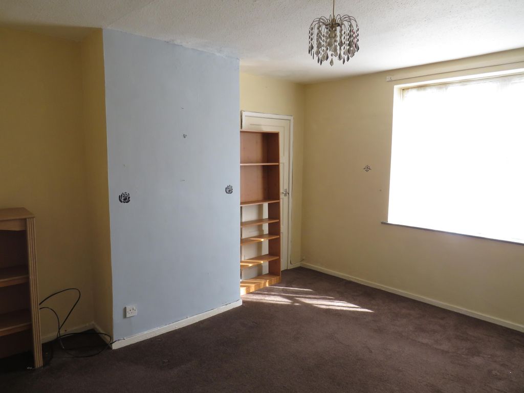 Property photo 3 of 8 Living Room