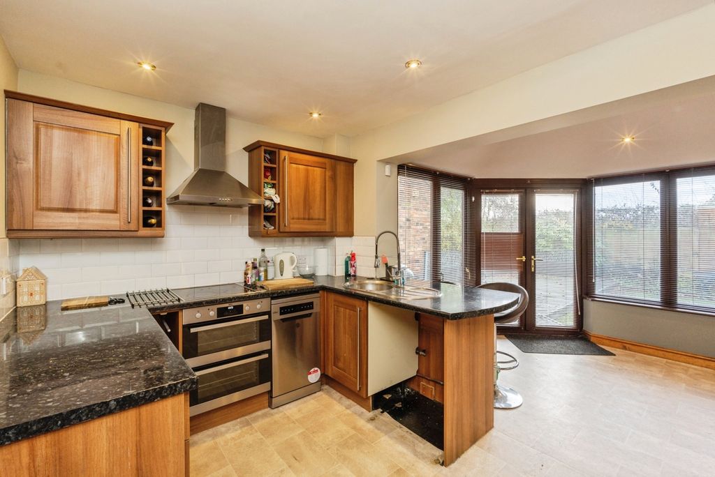 Property photo 2 of 15 Kitchen