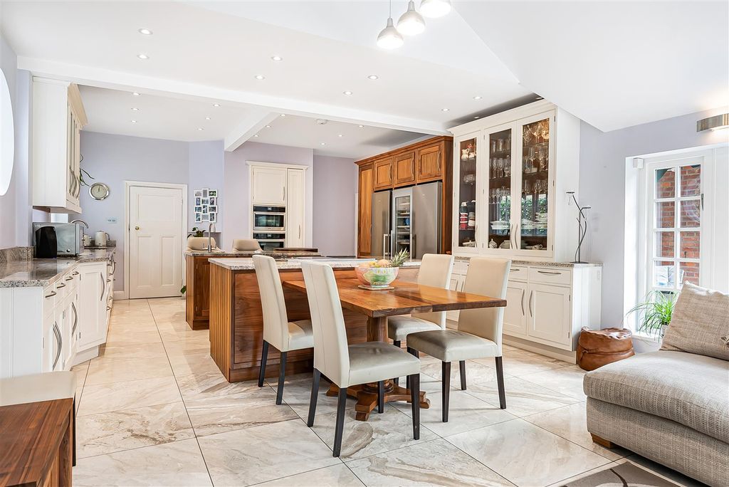 Property photo 2 of 36 6_74019.Jpg