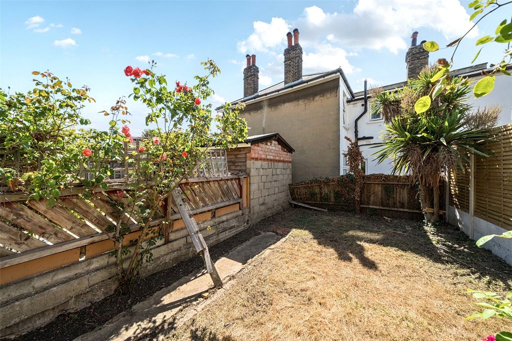 Property photo 3 of 15 Garden