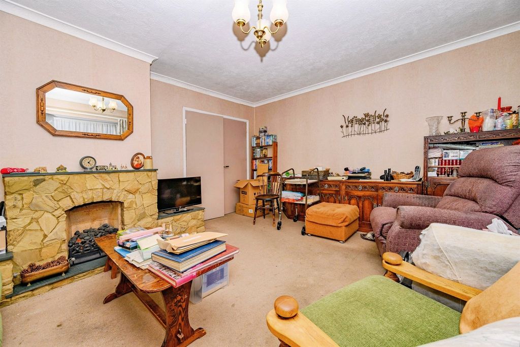 Property photo 2 of 16