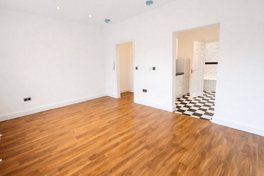 Property photo 1 of 14 Picture No. 08