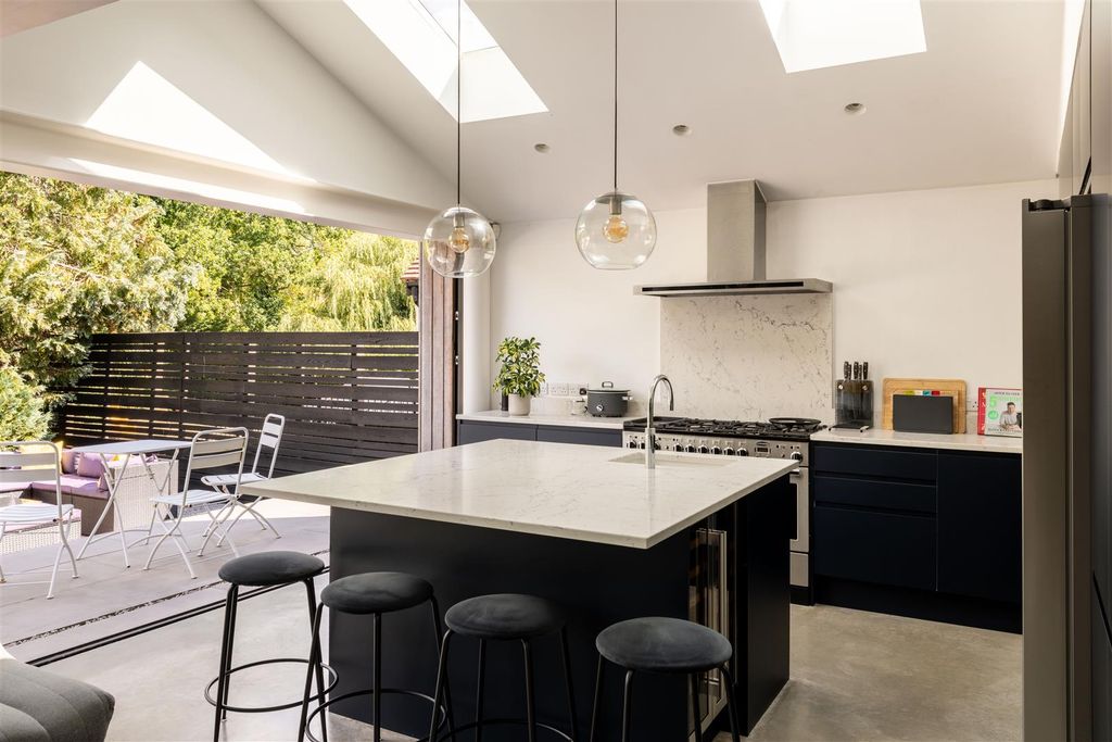 Property photo 2 of 38 Fairfield-33.Jpg