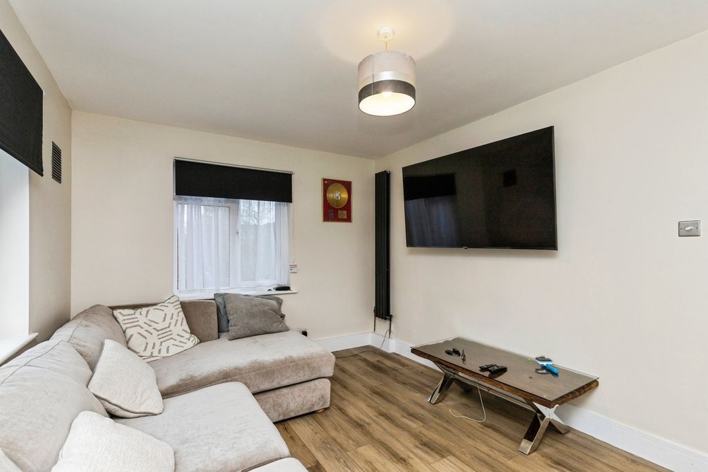 Property photo 3 of 10 Pbox-Img.Jpg