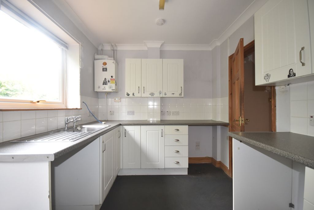 Property photo 2 of 12 Kitchen