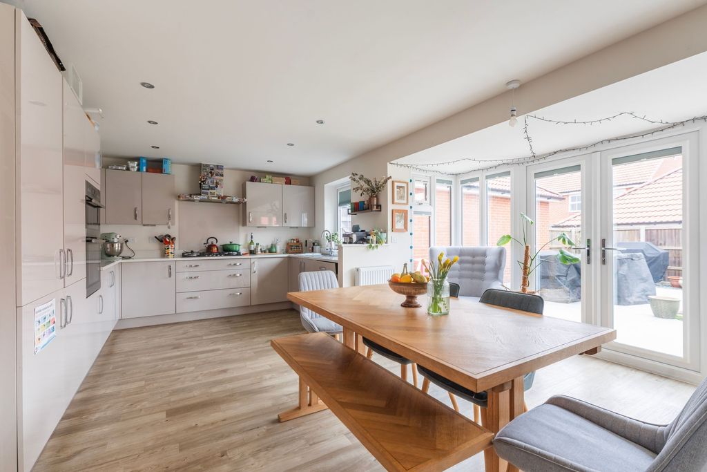 Property photo 3 of 24