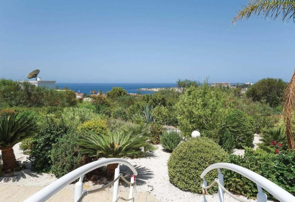 Property photo 3 of 20