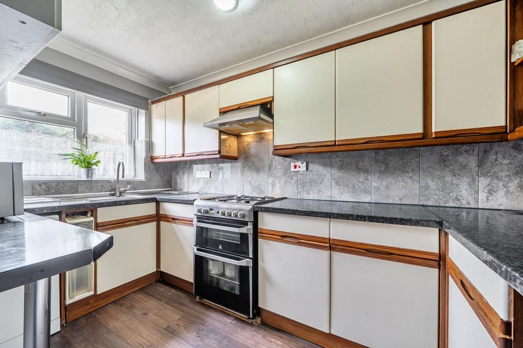 Property photo 2 of 20 Kitchen