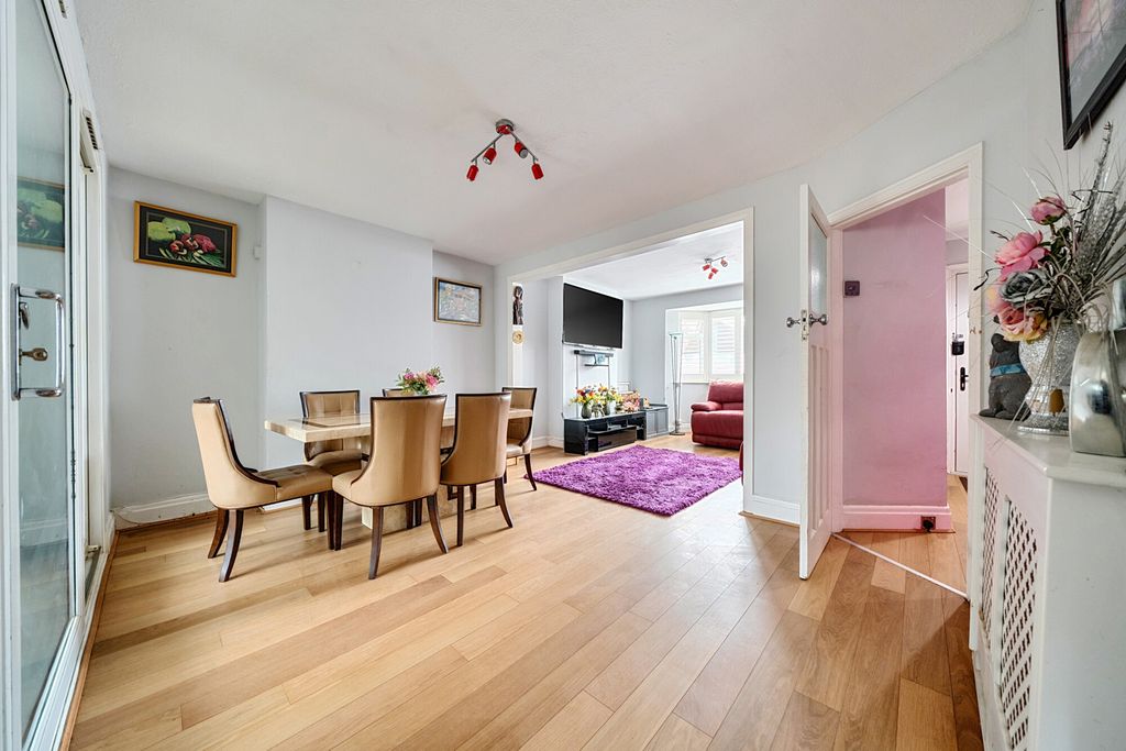 Property photo 2 of 14 1438828-1-69cd3E0...