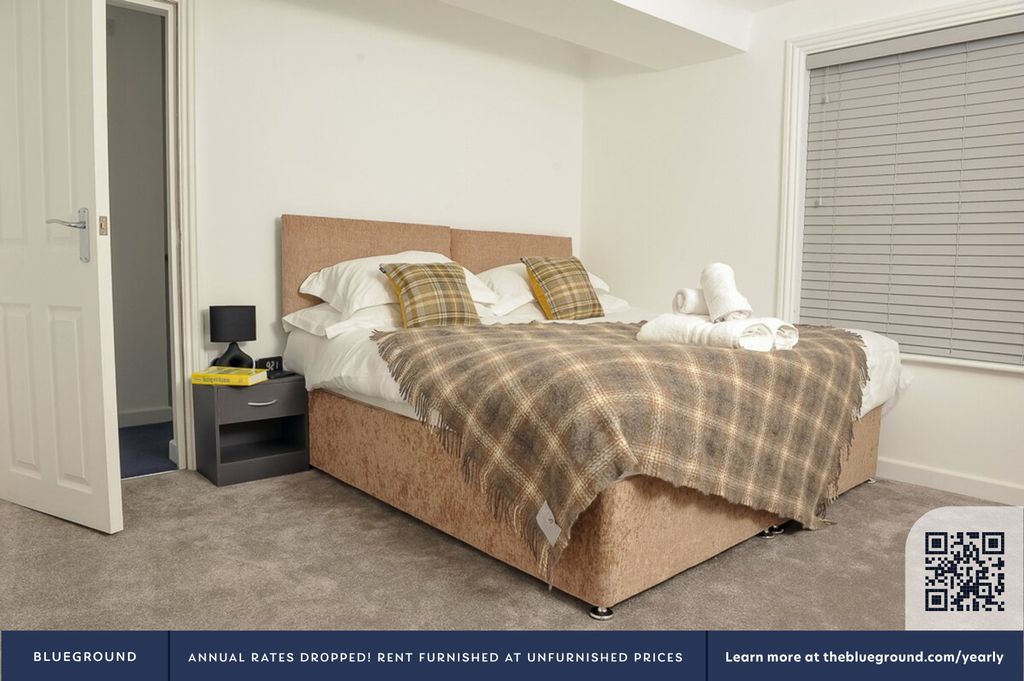 Property photo 3 of 28 Bedroom