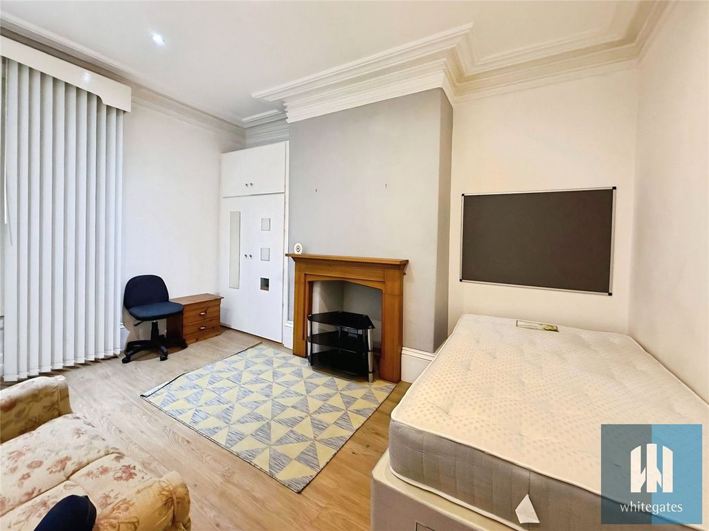 Property photo 3 of 6 Picture No. 05