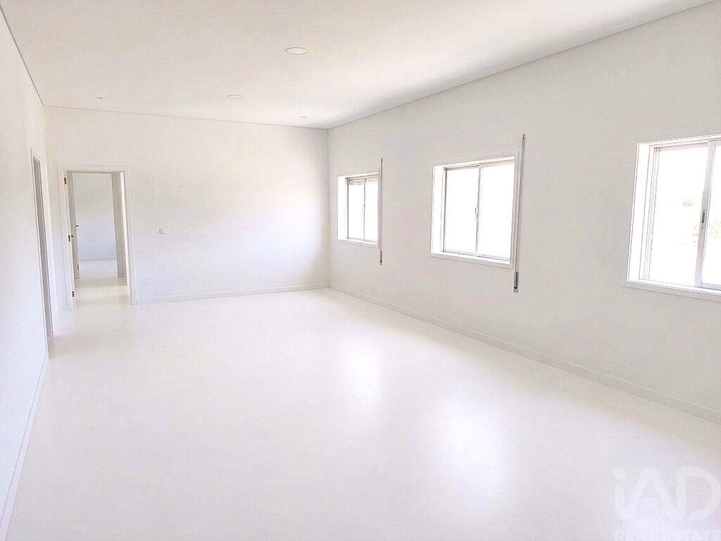 Property photo 3 of 40