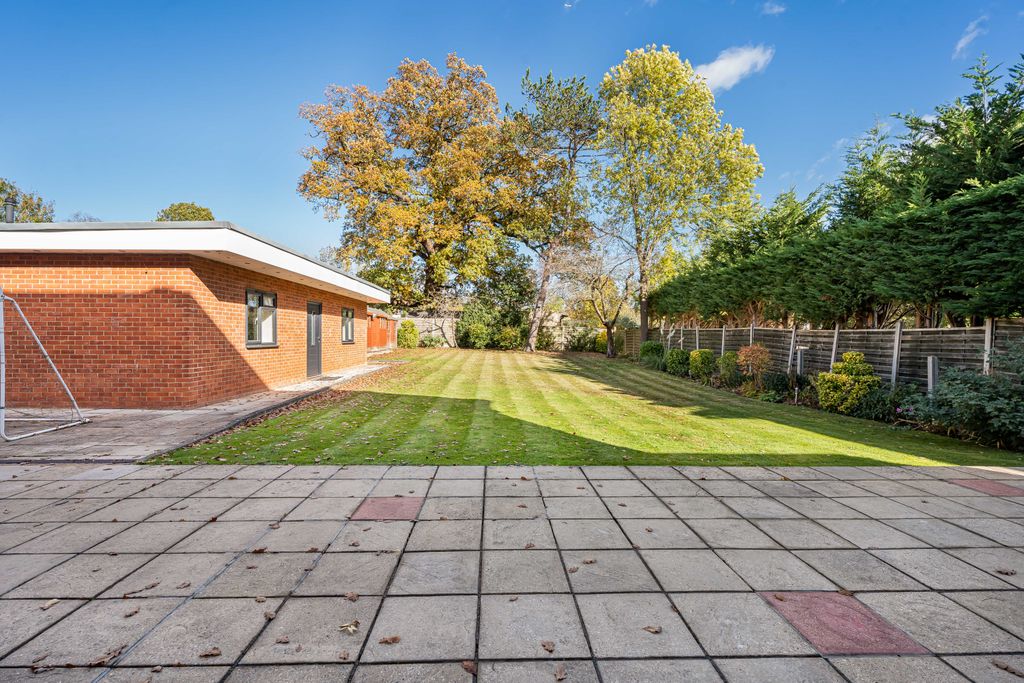 Additional image 28 of 5 bed detached house for saleMymms Drive, Brookmans Park AL9