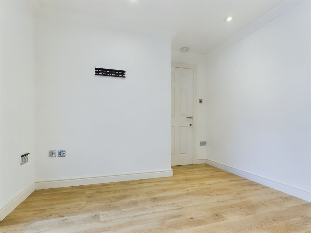 Additional image 9 of 3 bed terraced house to rentHaydn Road, Brighton Hill, Basingstoke RG22