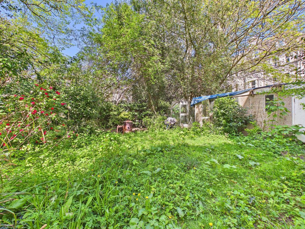 Property photo 3 of 19 Private Garden