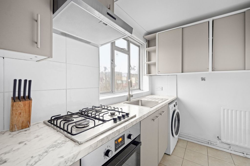 Property photo 2 of 25