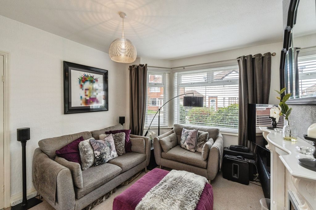 Property photo 2 of 22 Living Room