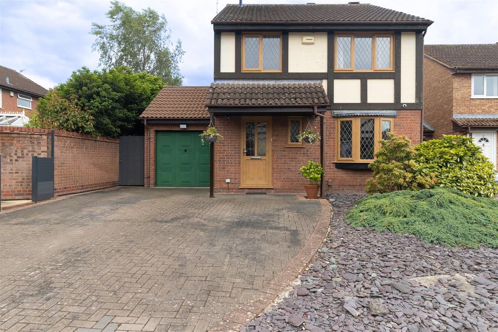 Property photo 1 of 25 House Front