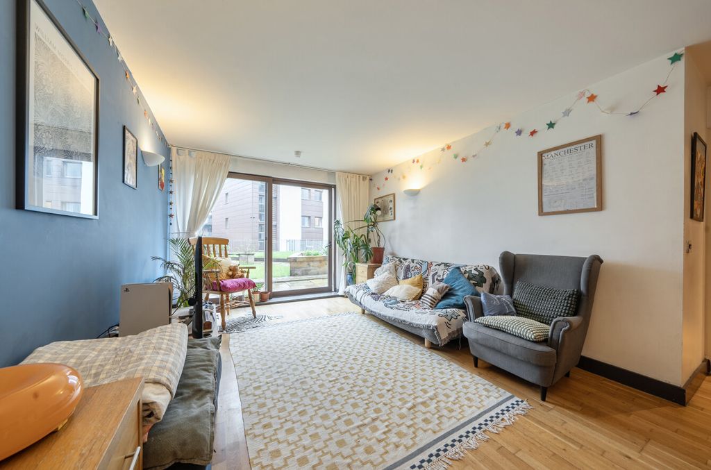 Property photo 3 of 18 1431877-11-69c65B...