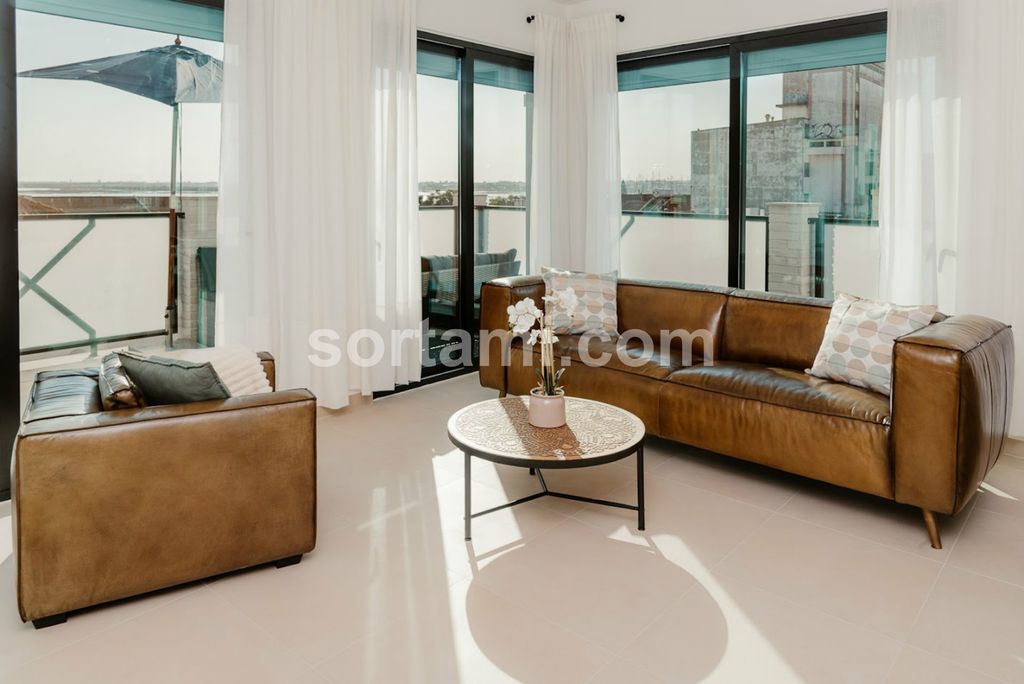 Property photo 2 of 26