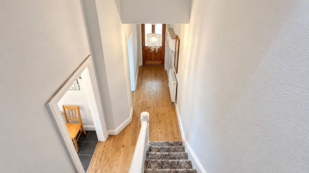 Property photo 2 of 25 5598452