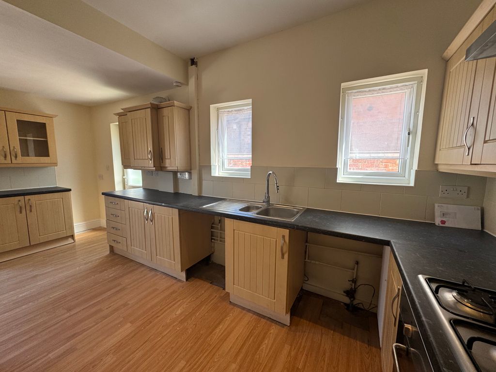 Property photo 3 of 14 Img_0187