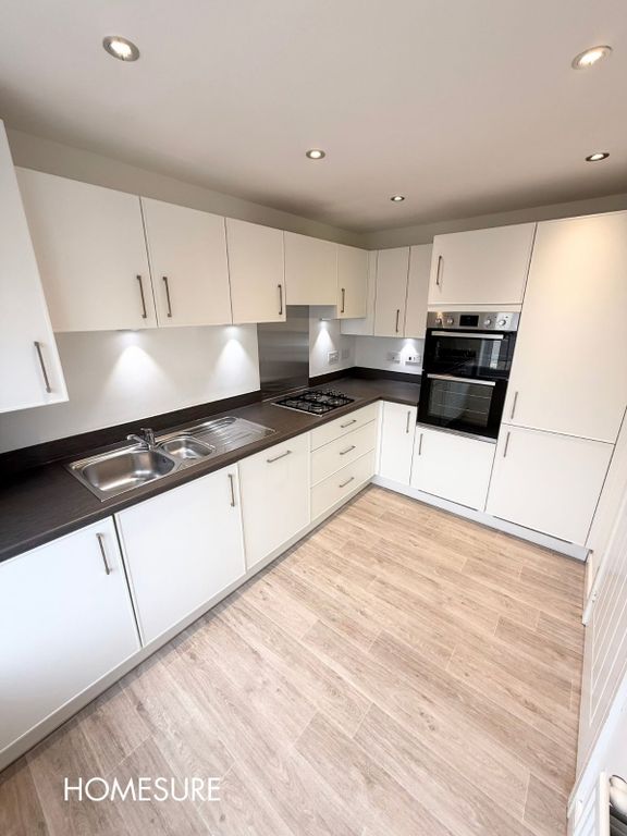 Property photo 2 of 14 Kitchen