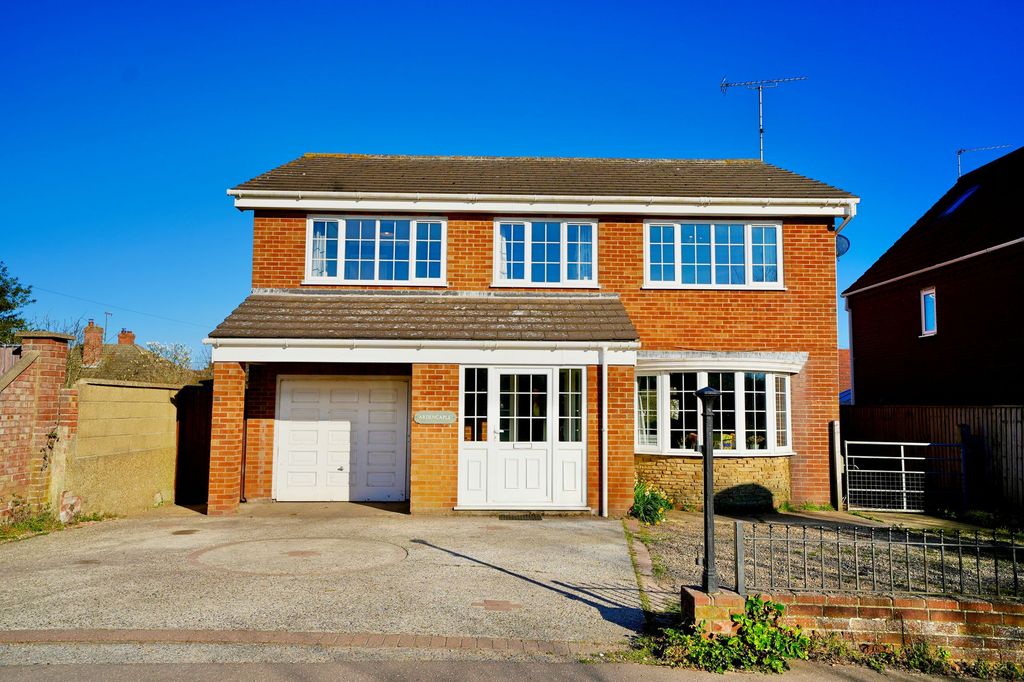 Property photo 1 of 37