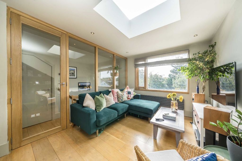 Property photo 2 of 8