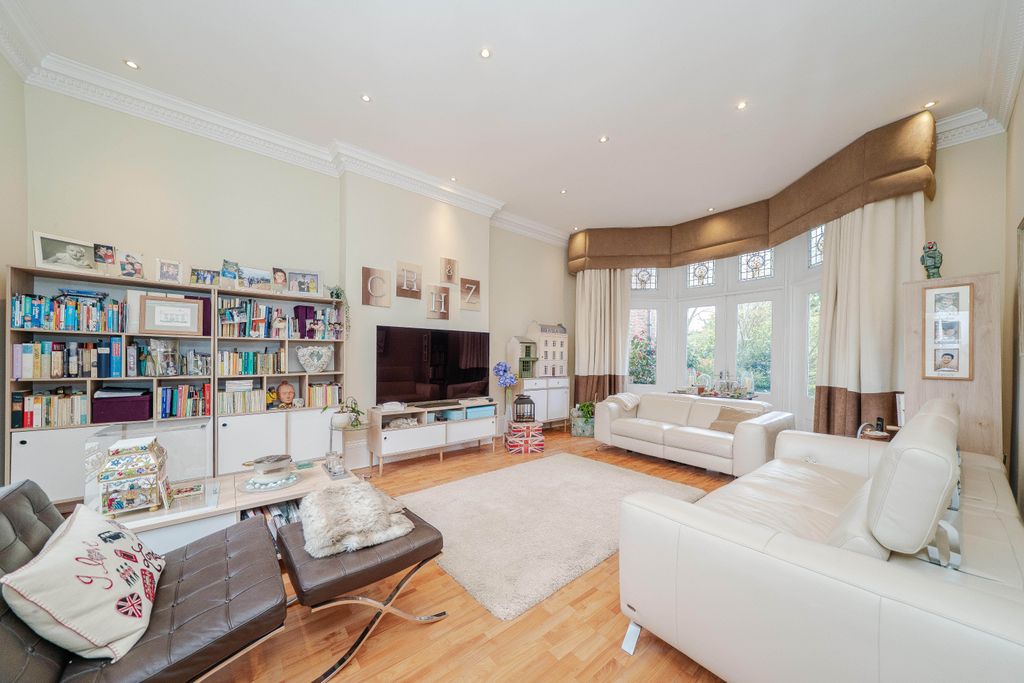 Property photo 3 of 40