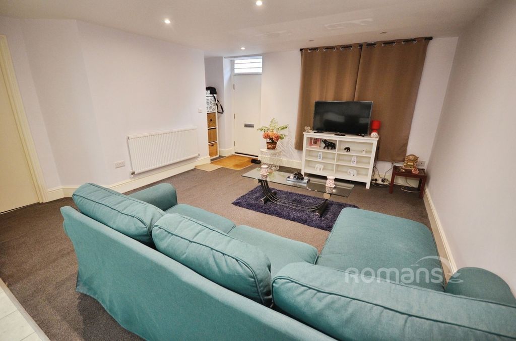 Property photo 3 of 11 Pbox-Img.Jpg