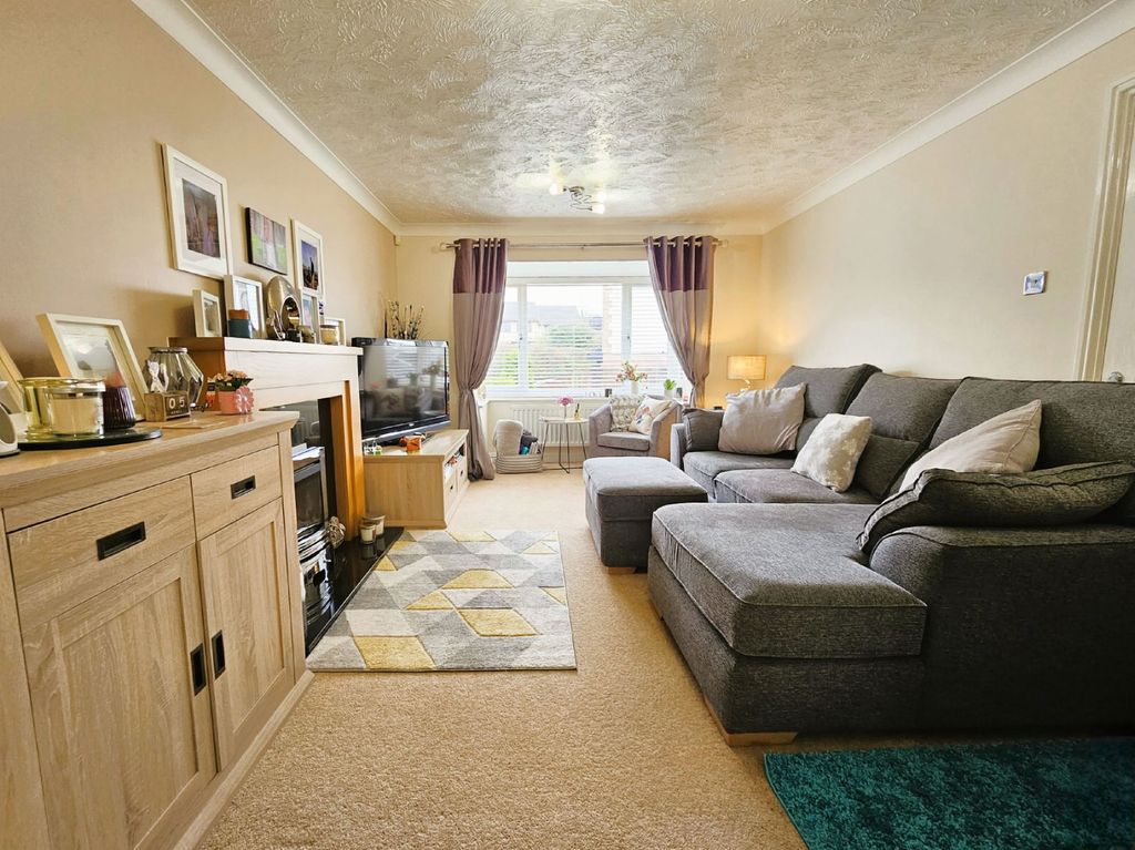 Property photo 3 of 25