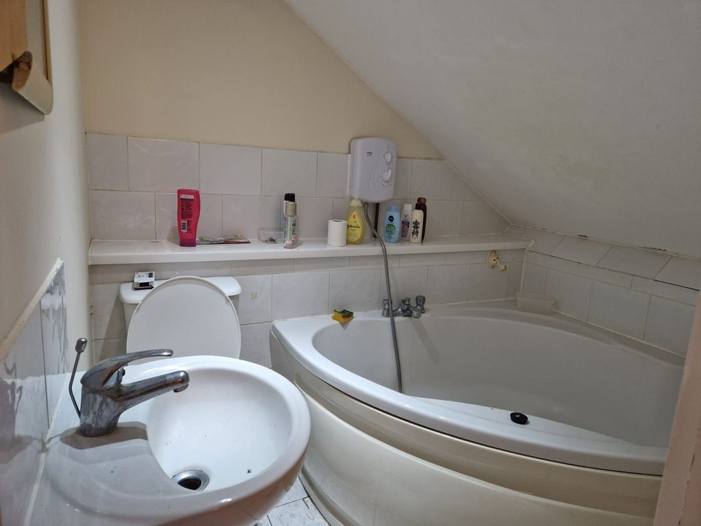 Property photo 3 of 3