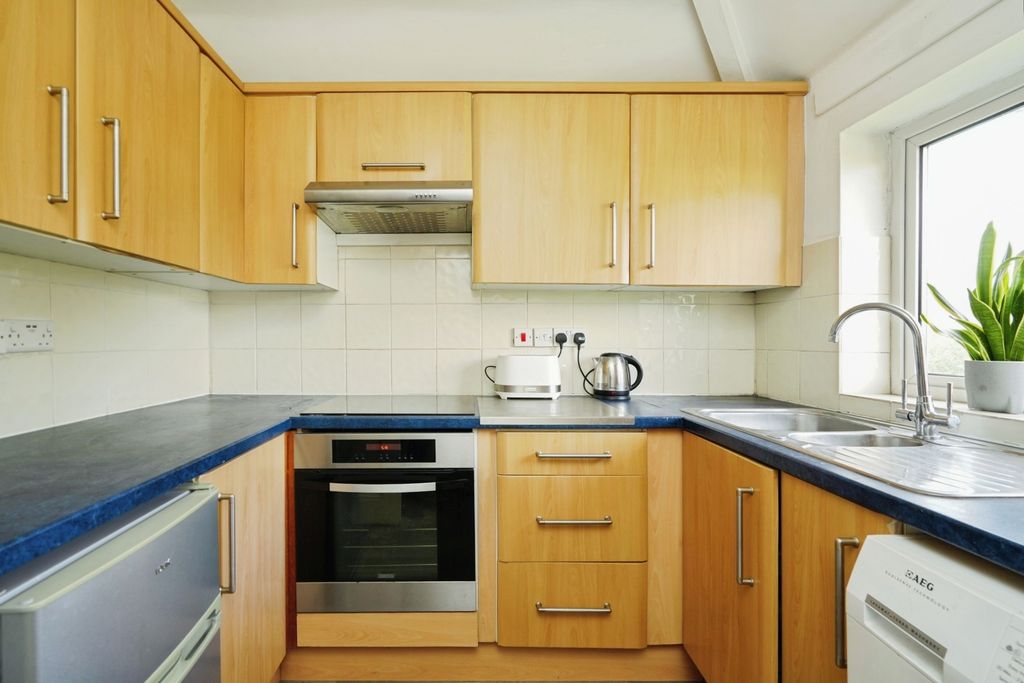 Property photo 2 of 7 Pbox-Img.Jpg