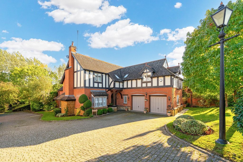 Property photo 1 of 36