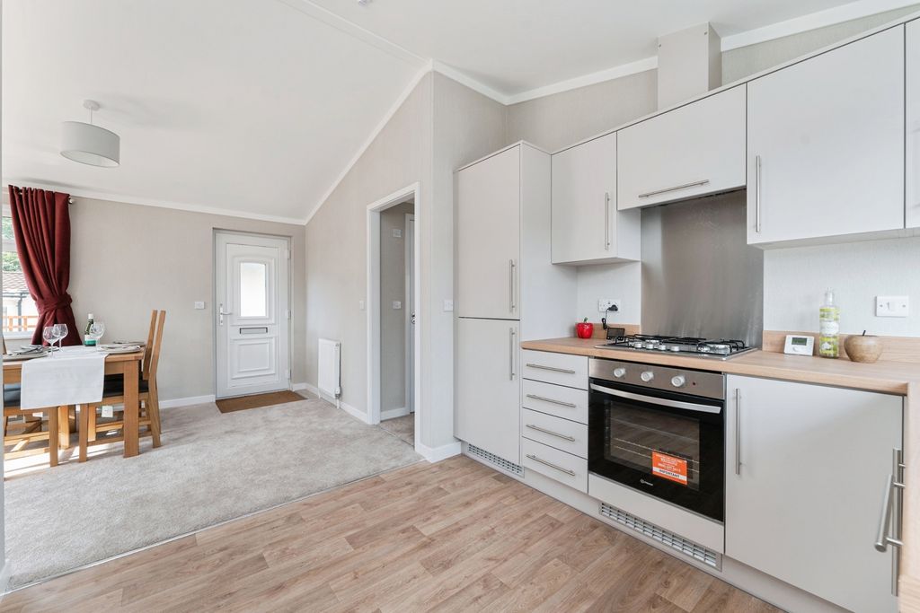 Property photo 3 of 21 Pbox-Img.Jpg