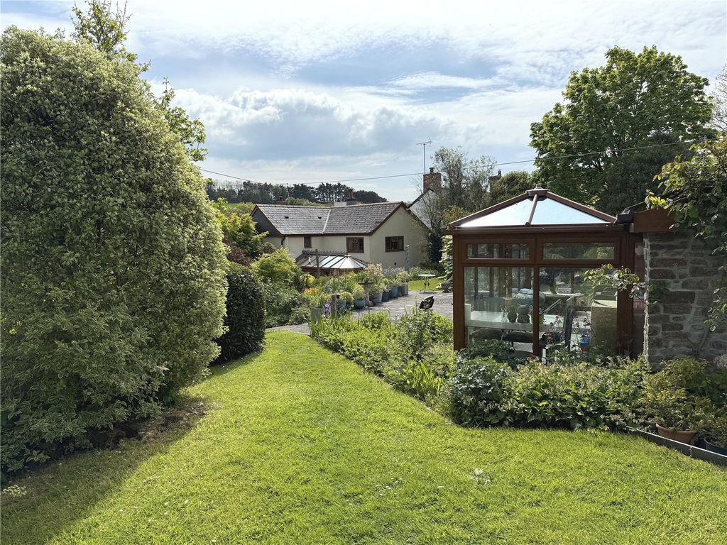 Property photo 1 of 21 Picture No. 01
