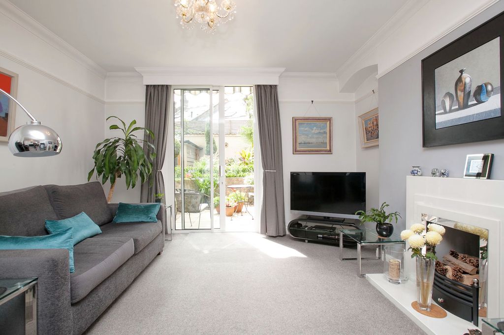 Property photo 3 of 12