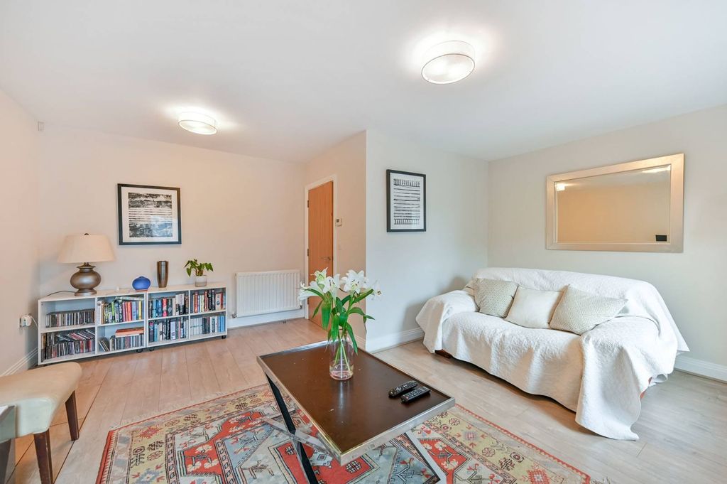 Property photo 3 of 12