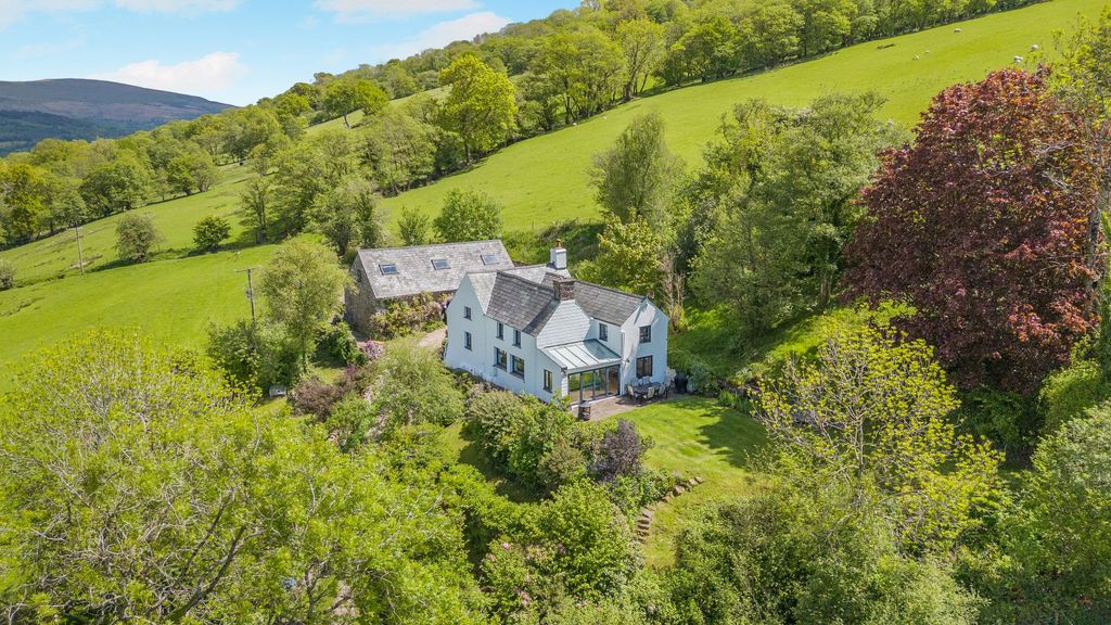 Property photo 1 of 33