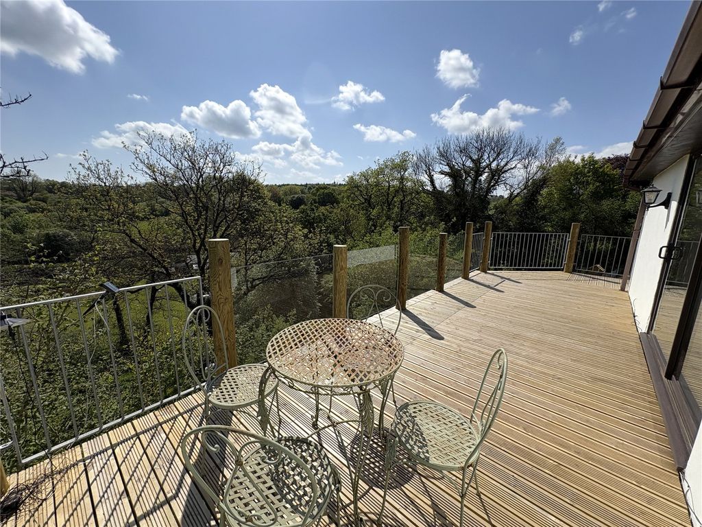 Property photo 2 of 15 Picture No. 23