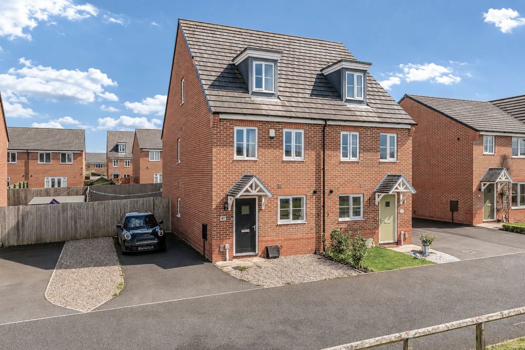 Property photo 1 of 37