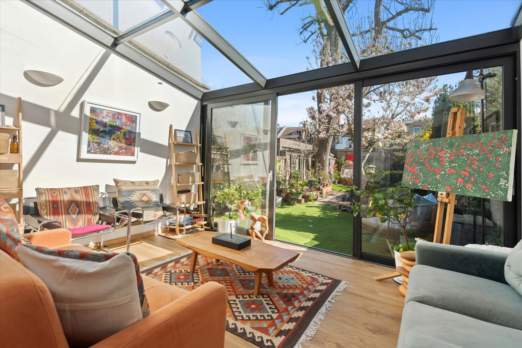 Property photo 3 of 12 Image