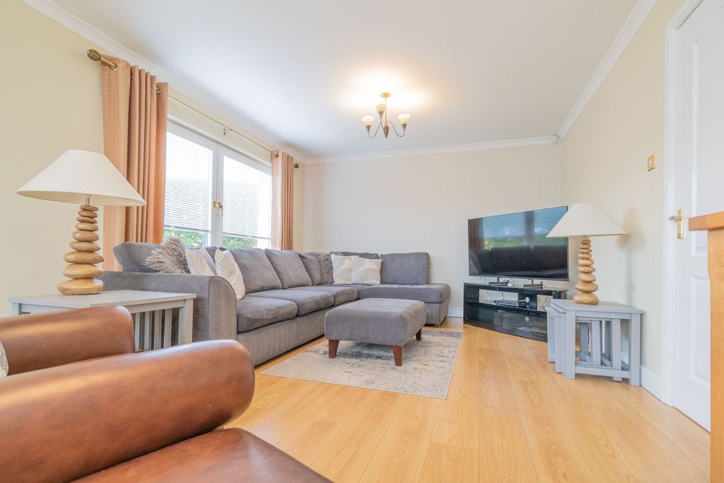 Property photo 3 of 37