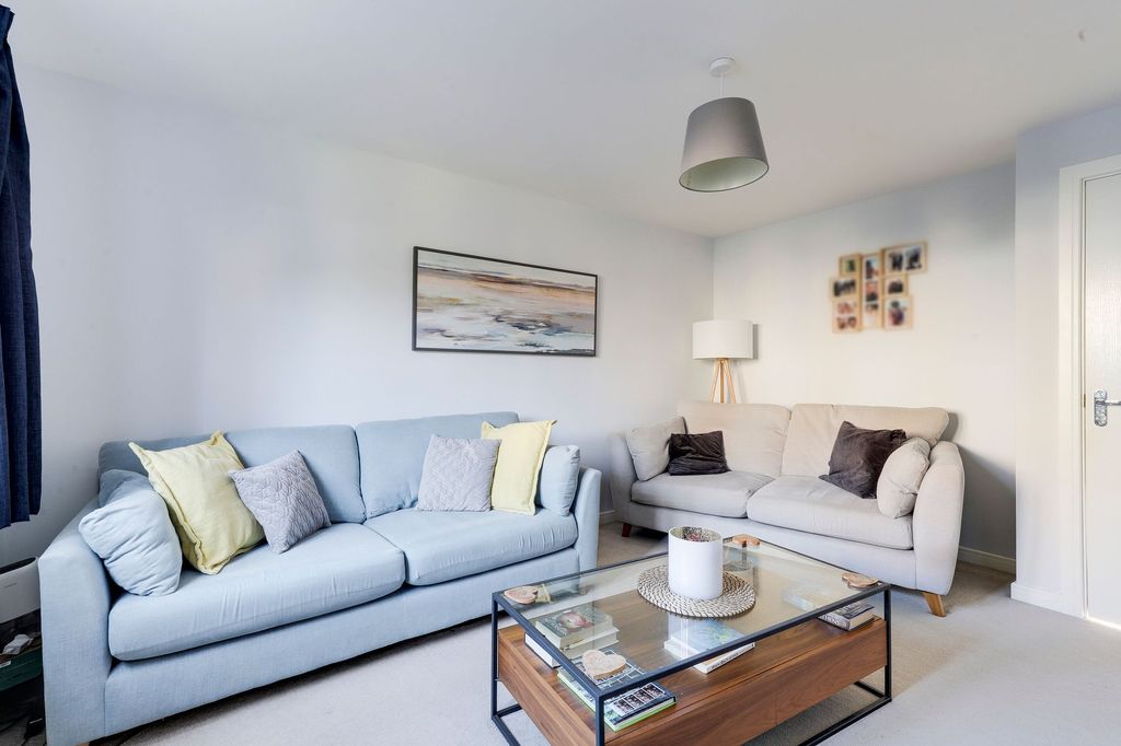 Property photo 2 of 23