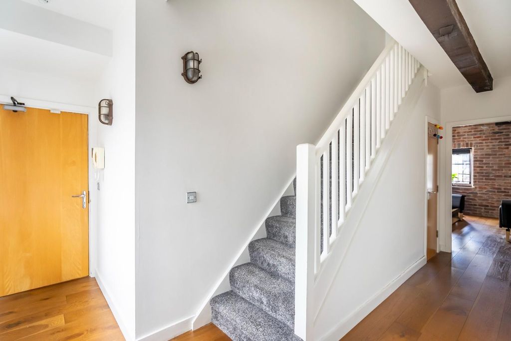 Property photo 2 of 17 Hall