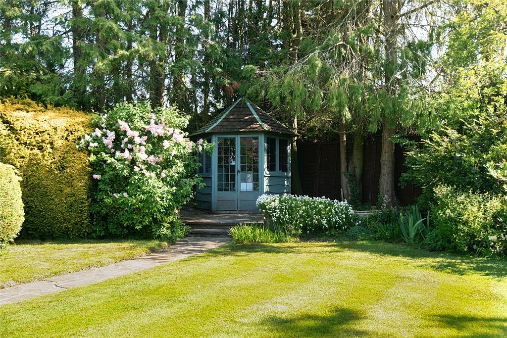 Property photo 2 of 35 Picture No. 16