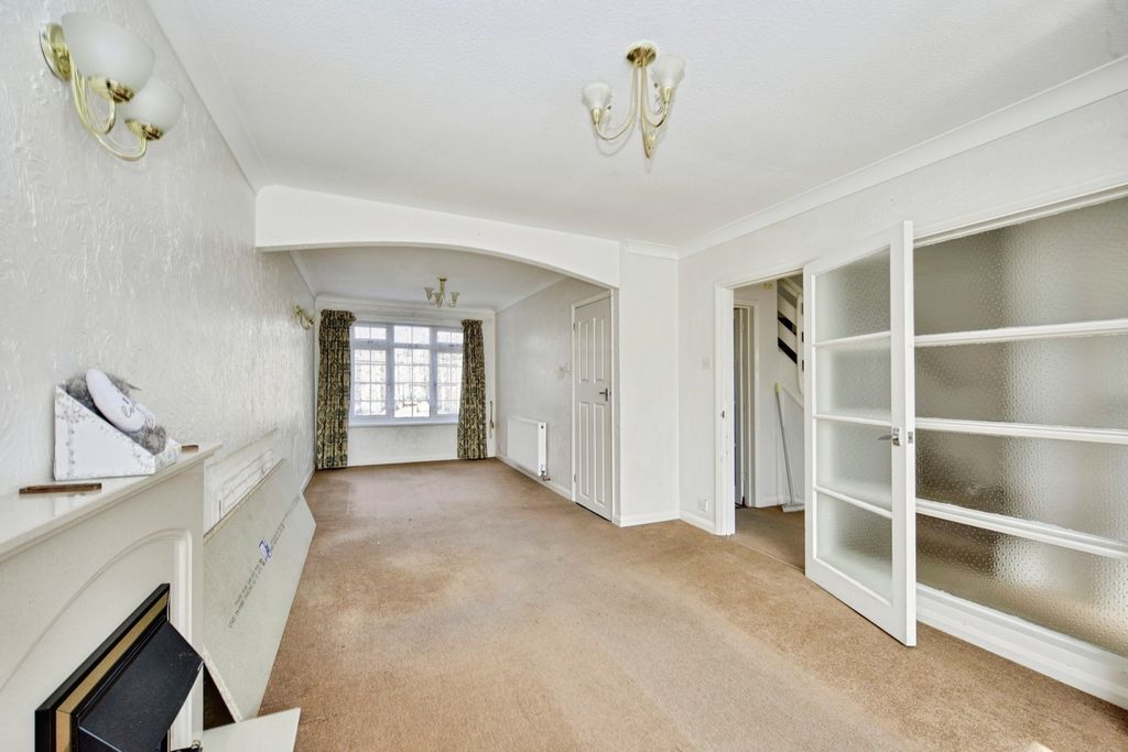 Property photo 2 of 17 Photo