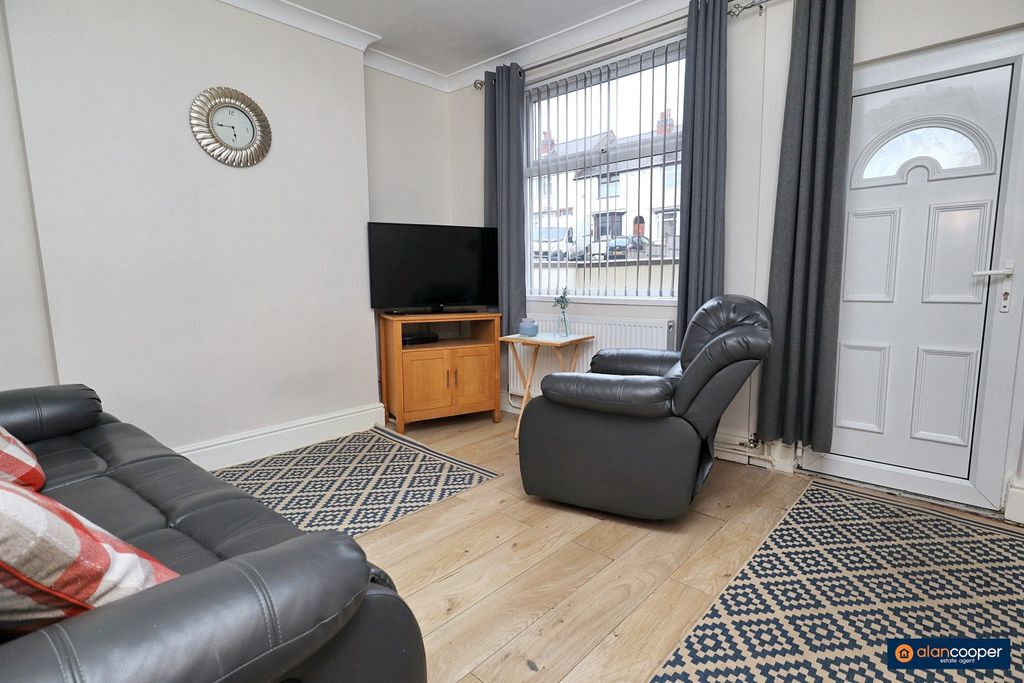 Property photo 2 of 20 3760744